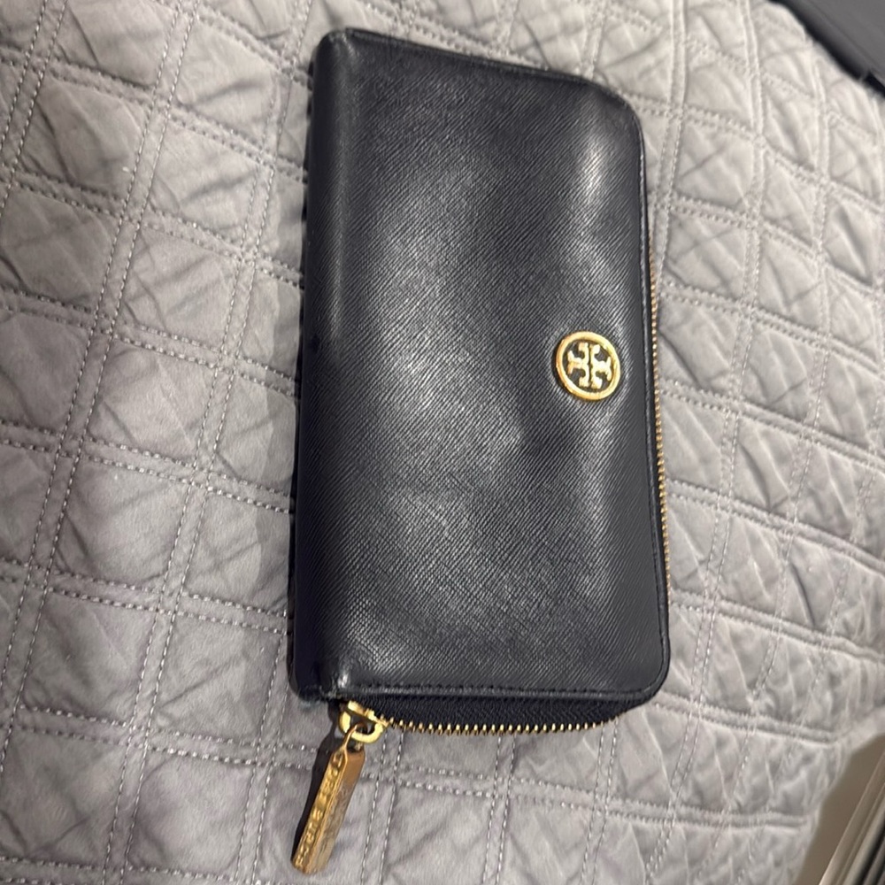 Tory Burch wallet